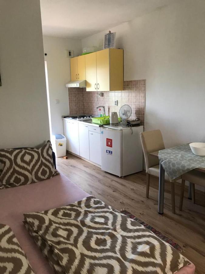 Studio Apartments Mt Шмирка Екстер'єр фото
