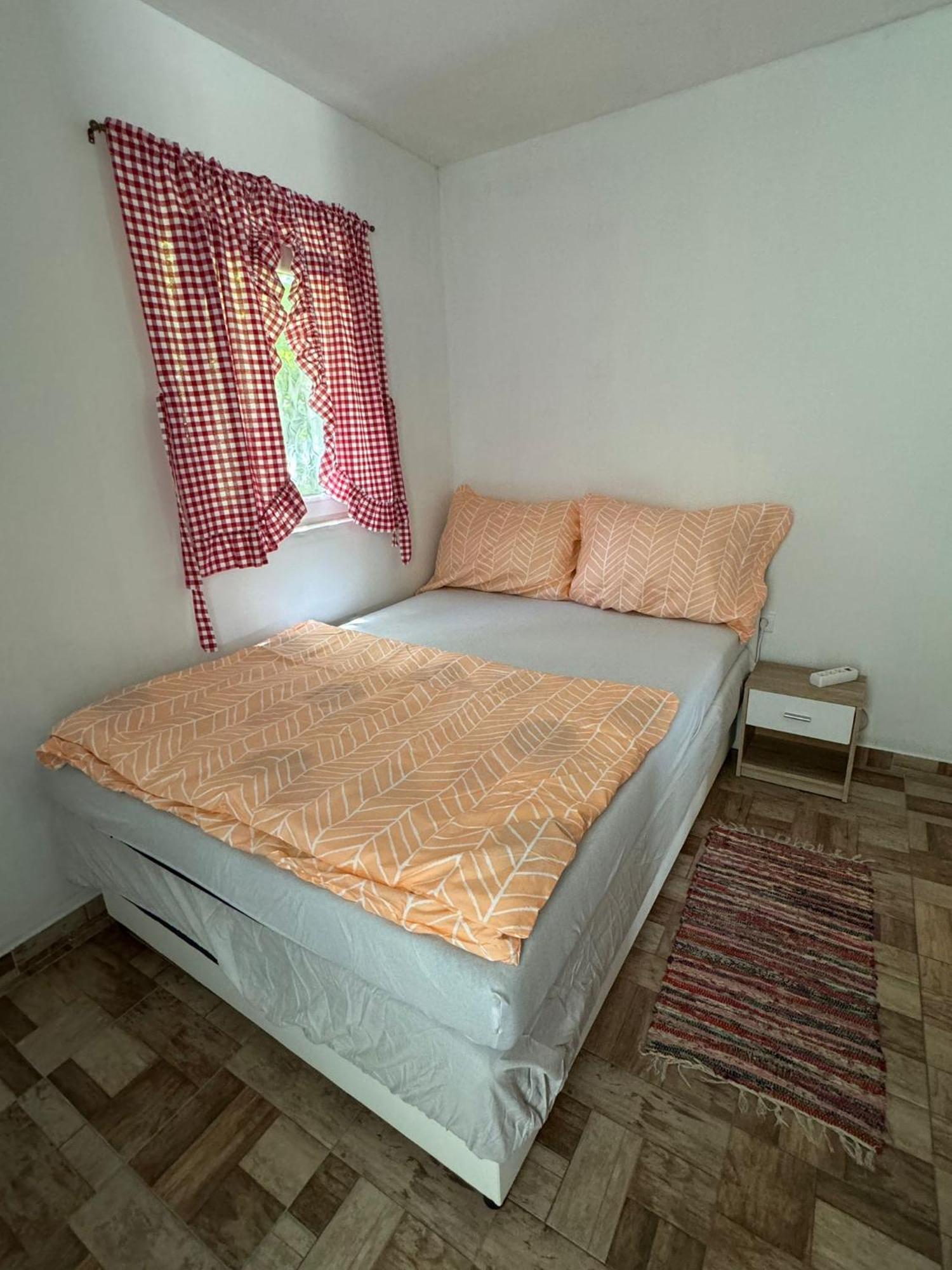 Studio Apartments Mt Шмирка Екстер'єр фото