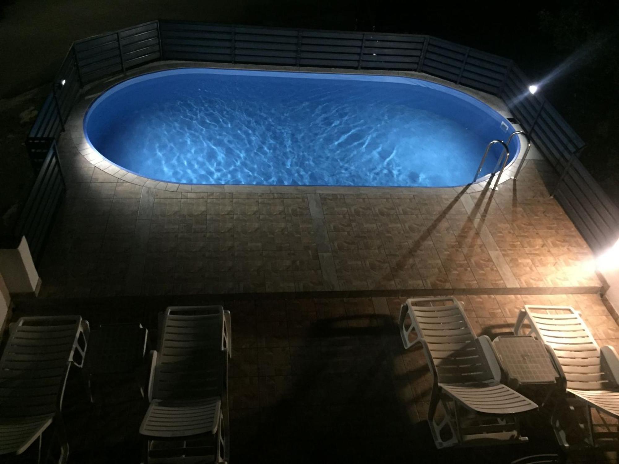 Studio Apartments Mt Шмирка Екстер'єр фото