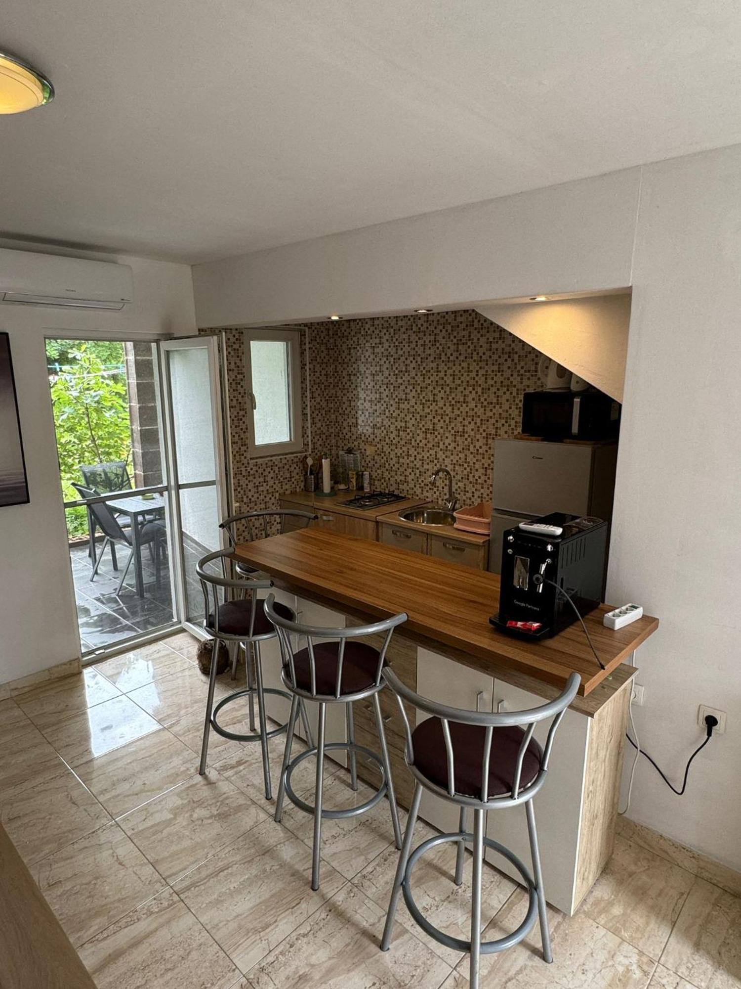 Studio Apartments Mt Шмирка Екстер'єр фото