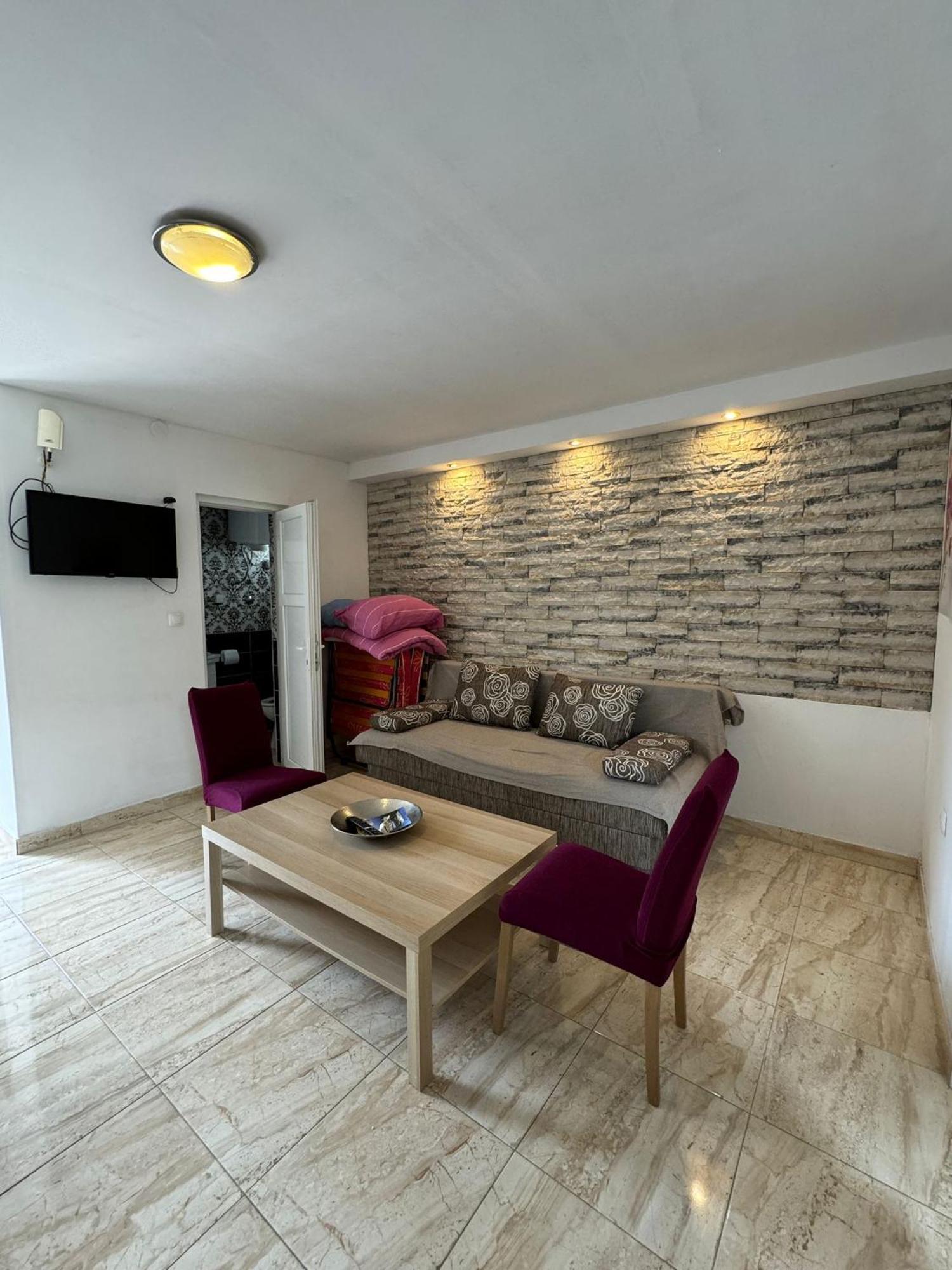Studio Apartments Mt Шмирка Екстер'єр фото
