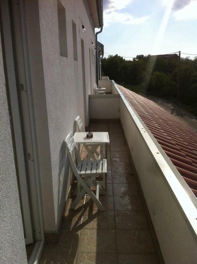 Studio Apartments Mt Шмирка Екстер'єр фото