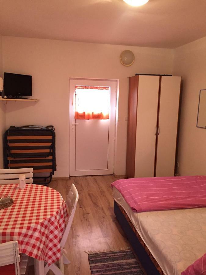 Studio Apartments Mt Шмирка Екстер'єр фото